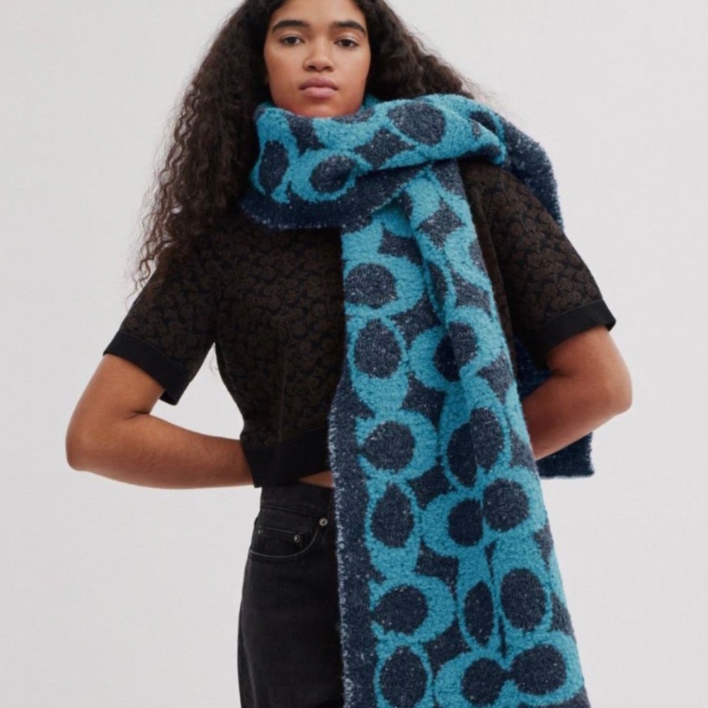 Coach scarf